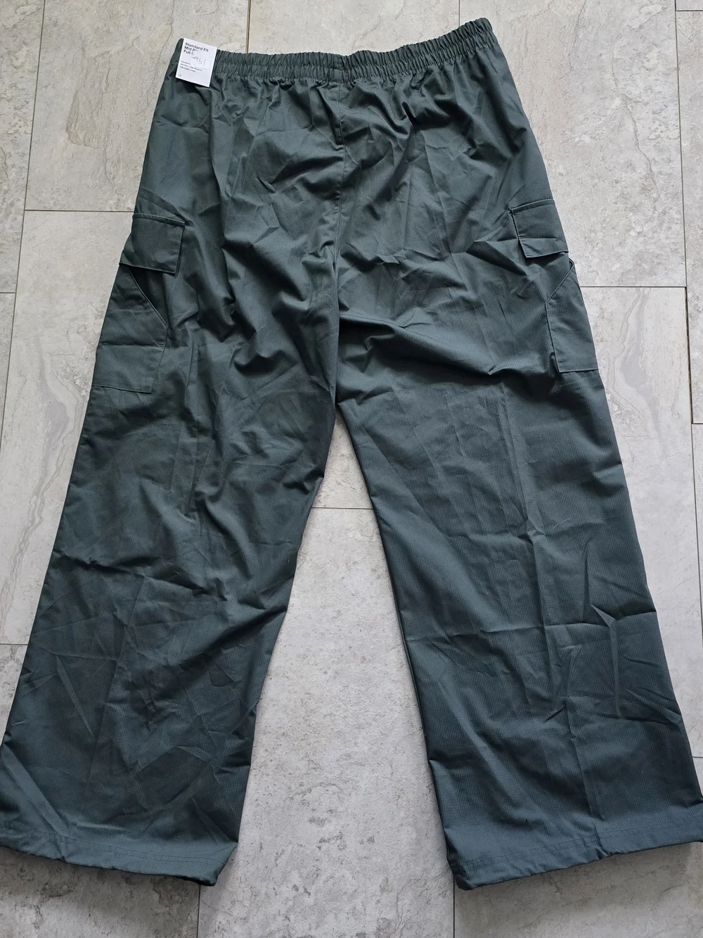Nike Women's Cargo Pants in Dark Green XL - Picture 8 of 11